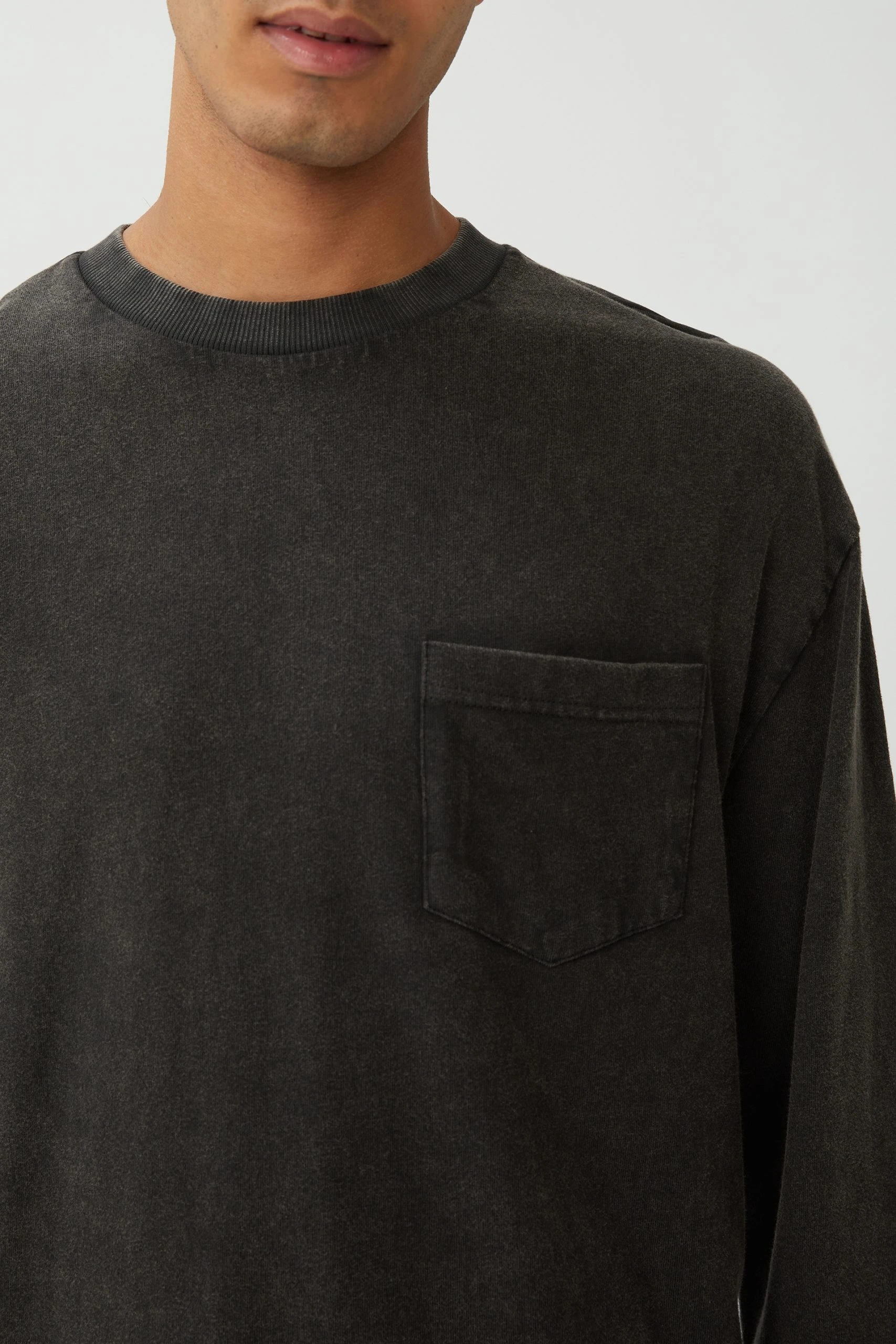 Cotton On Men Loose Fit Long Sleeve Tshirt - Image 2